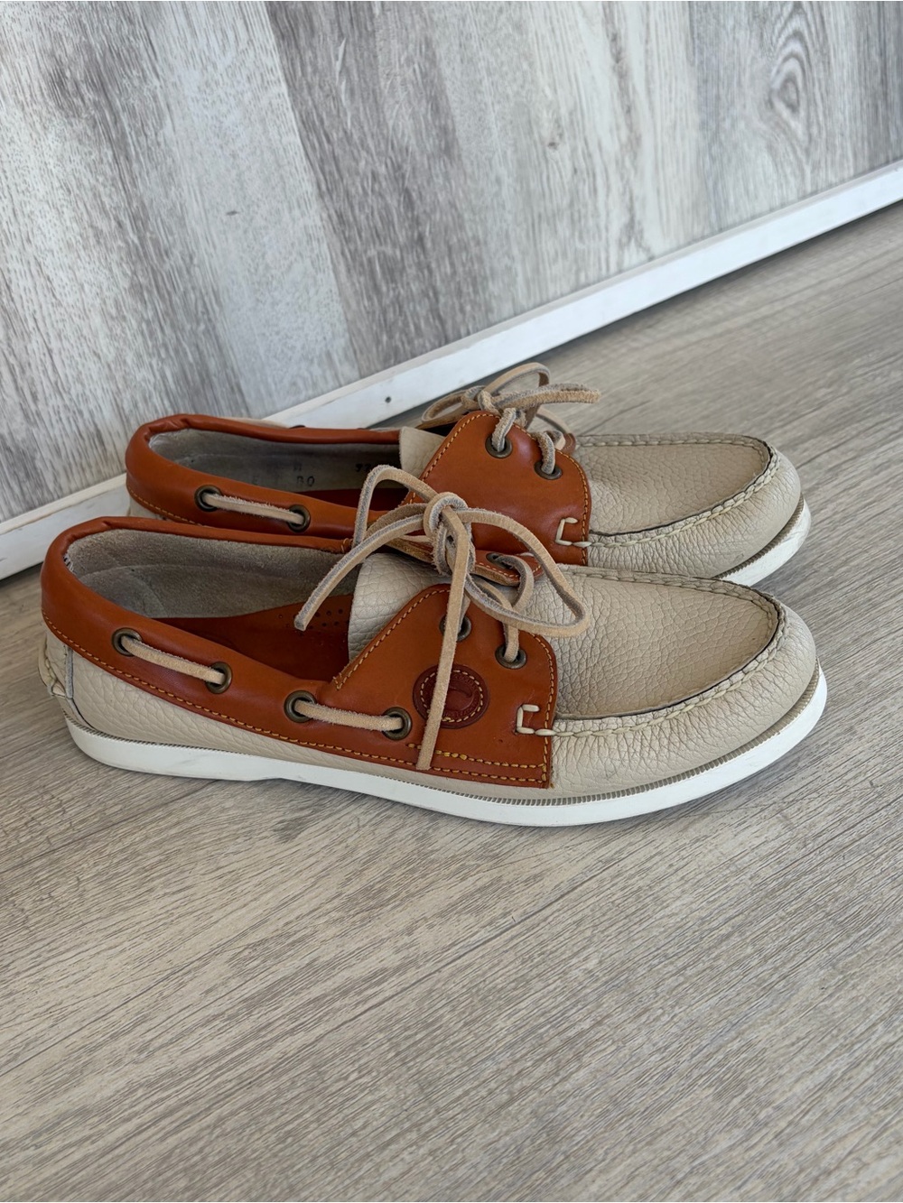 Leather Two-Tone Boat Shoes - Beige & Tan